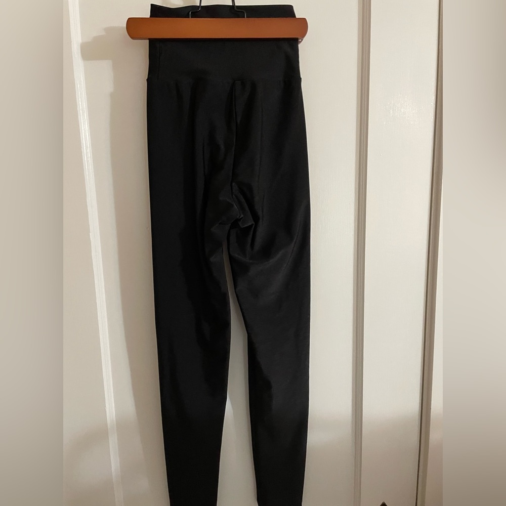 Black spandex leggings